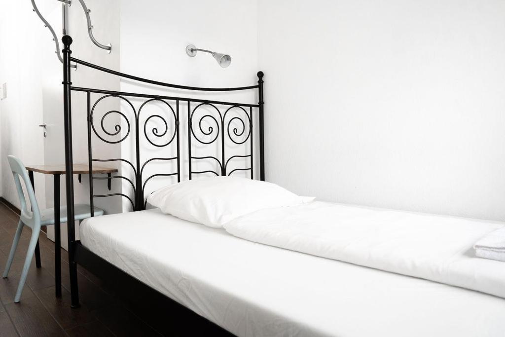 Single Room Bathroom