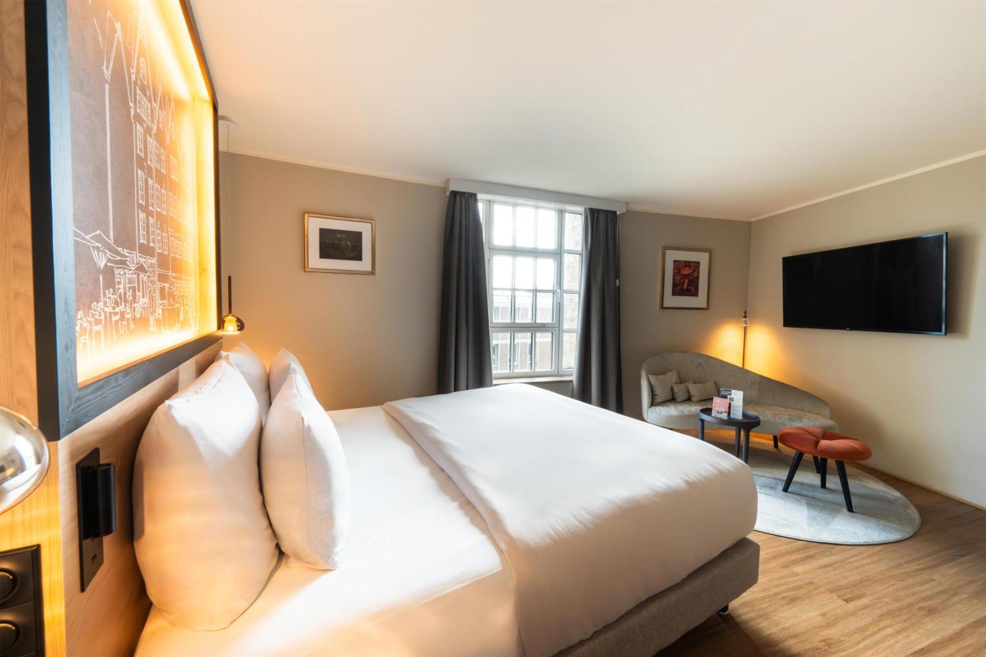 Standard Queen Room