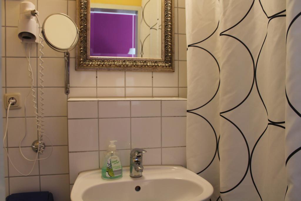 Double Room Bathroom
