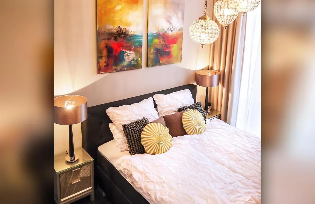 Comfort And Style In City Center With Ensuite Bathroom On Schaafenstrasse-1
