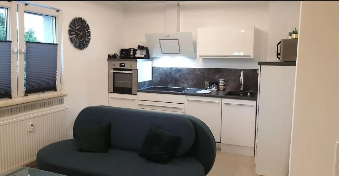 Apartment mit schöner, moderner Einrichtung-1