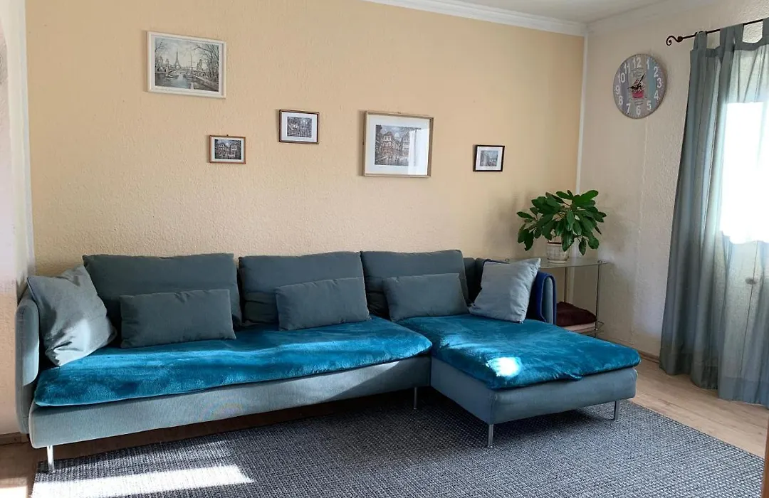 Ferienwohnung Mit Garten In Koeln-1