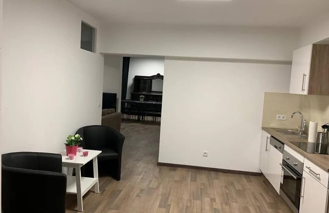 Central Private Rooms In Popular Neighborhood!-1