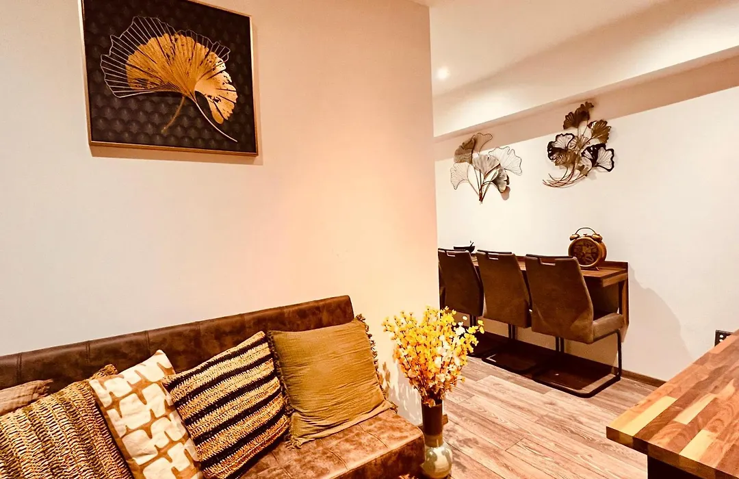 Elysian Apartment - 2 Parkplätze - 1min Bus&Bahn - St-Elisabeth Krankenhaus - Lindenthaler Tierpark - Neu Renoviert&Perfekte Lage-1