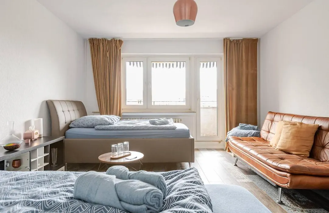 Zimmer mit Flair Köln-Messenähe-1