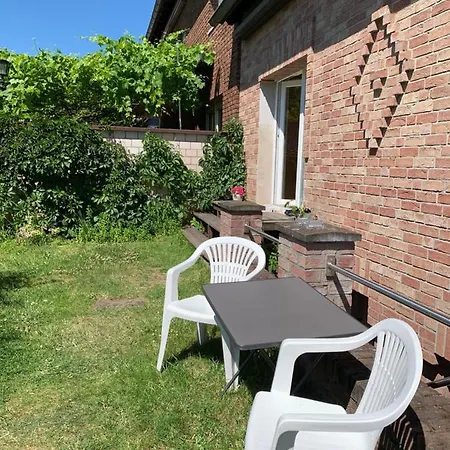 Ferienwohnung Mit Garten In Koeln-3