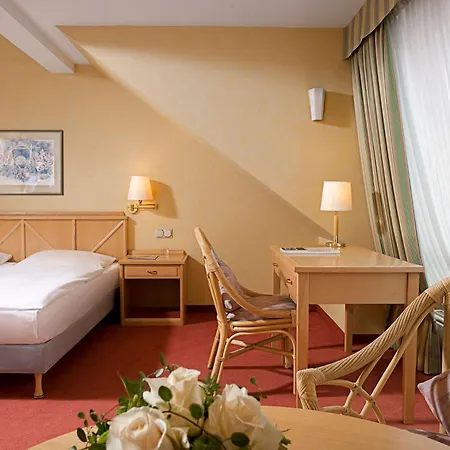 Tryp By Wyndham Koeln City Centre-2