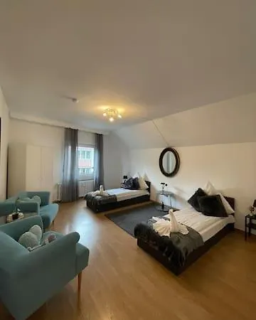 Riverside Attic Apartment Near The Chocolate Museum-3