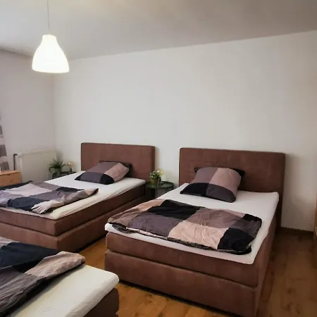 Big Appartment Near Trade Fair!-2