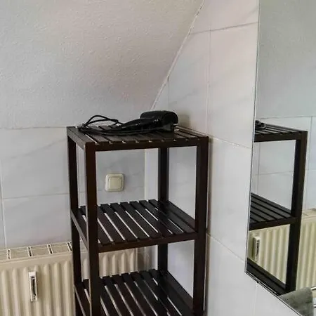 Schöne Dachgeschosswohnung nahe Köln-2