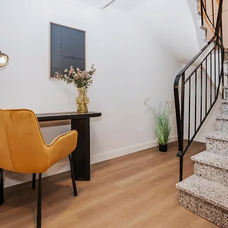 S331 - Luxurious Two Bedroom Duplex Apartment In Cologne-2