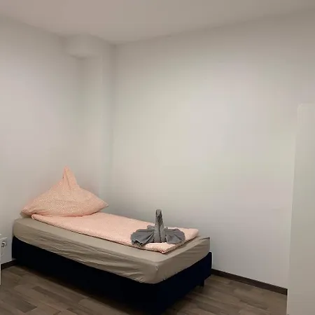 Central Private Rooms In Popular Neighborhood!-3