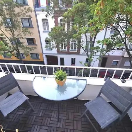 GREENSUN-HOMES Messe, Flughafen und Zentrums nah, Ruhig, Modern, schnelles WLAN, Balkon und Küche, freies Parken, 4 Schlafplätze möglich-3