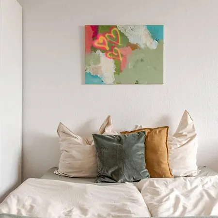 Schoenes Apartment Mit Parkplatz & 24H Checkin 1-2