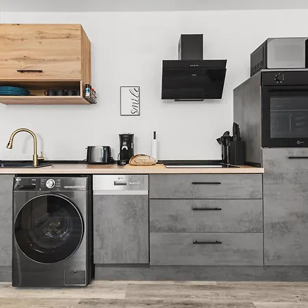 Exklusive Suite - Central - Inclusive Sauna - Free Parking - Perfect For 7 Guests - Smart Home-3
