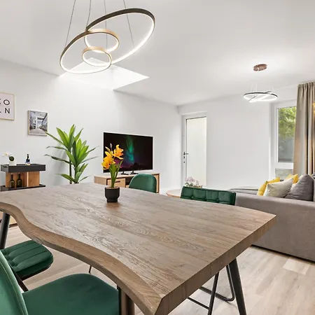 Exklusive Suite - Central - Inclusive Sauna - Free Parking - Perfect For 7 Guests - Smart Home-2