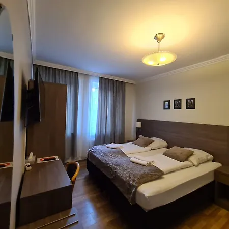 Hotel Cara Vita Cologne-3