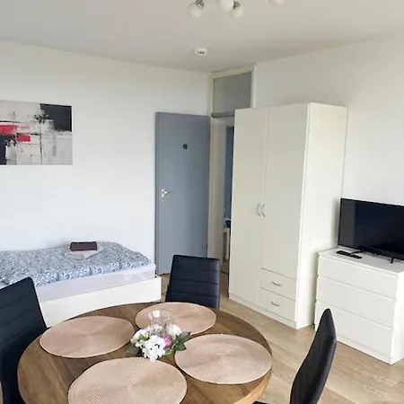 Stylish Apartment in Köln-Deutz-2