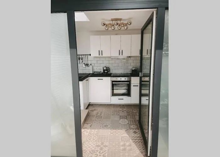 Wunderschöne sanierte Wohnung vor den Toren Kölns