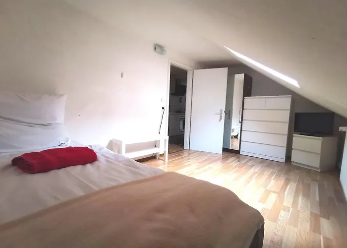 Privat Zimmer in Zwei-Zimmer-Wohnung als 2er WG