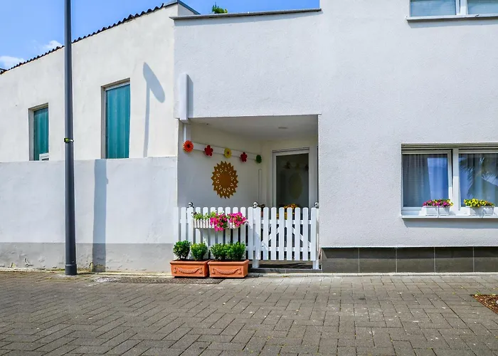 Stylisch und Schick, neue Wohnung, U-Bahn 2 Minuten Köln, Deutschland