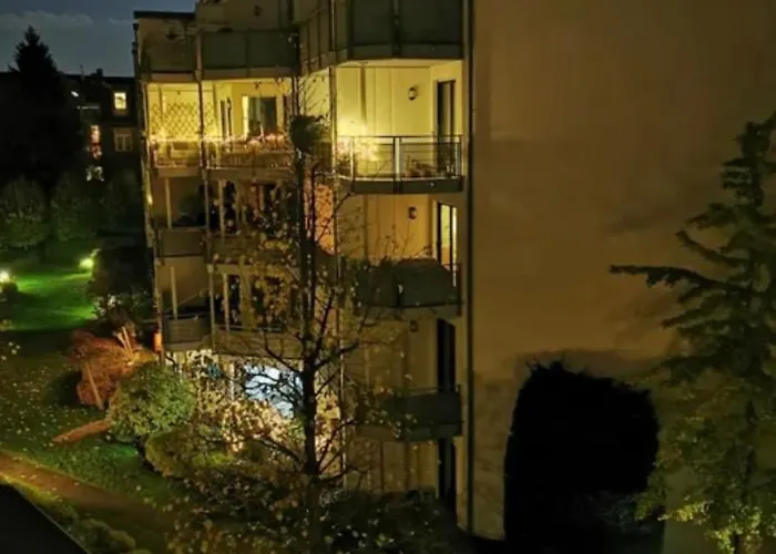 GREENSUN-HOMES Messe, Flughafen und Zentrums nah, Ruhig, Modern, schnelles WLAN, Balkon und Küche, freies Parken, 4 Schlafplätze möglich