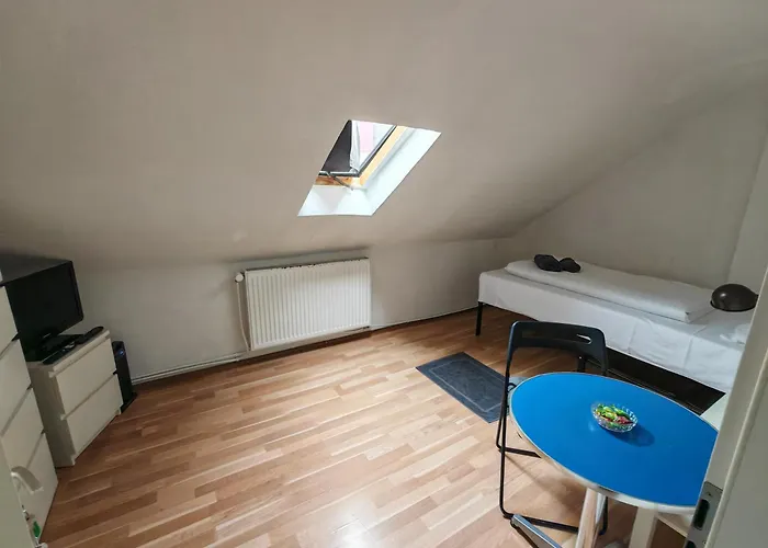 Privat Zimmer in Zwei-Zimmer-Wohnung als 2er WG