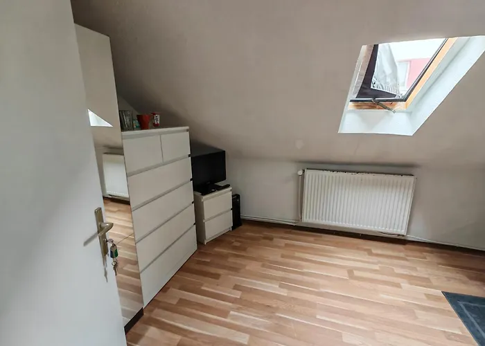 Privat Zimmer in Zwei-Zimmer-Wohnung als 2er WG