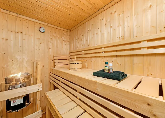 Exklusive Suite - Central - Inclusive Sauna - Free Parking - Perfect For 7 Guests - Smart Home