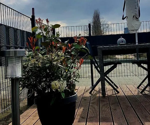 Zwei Schicke Apartments Mit Parkplatz Cologne, Germany